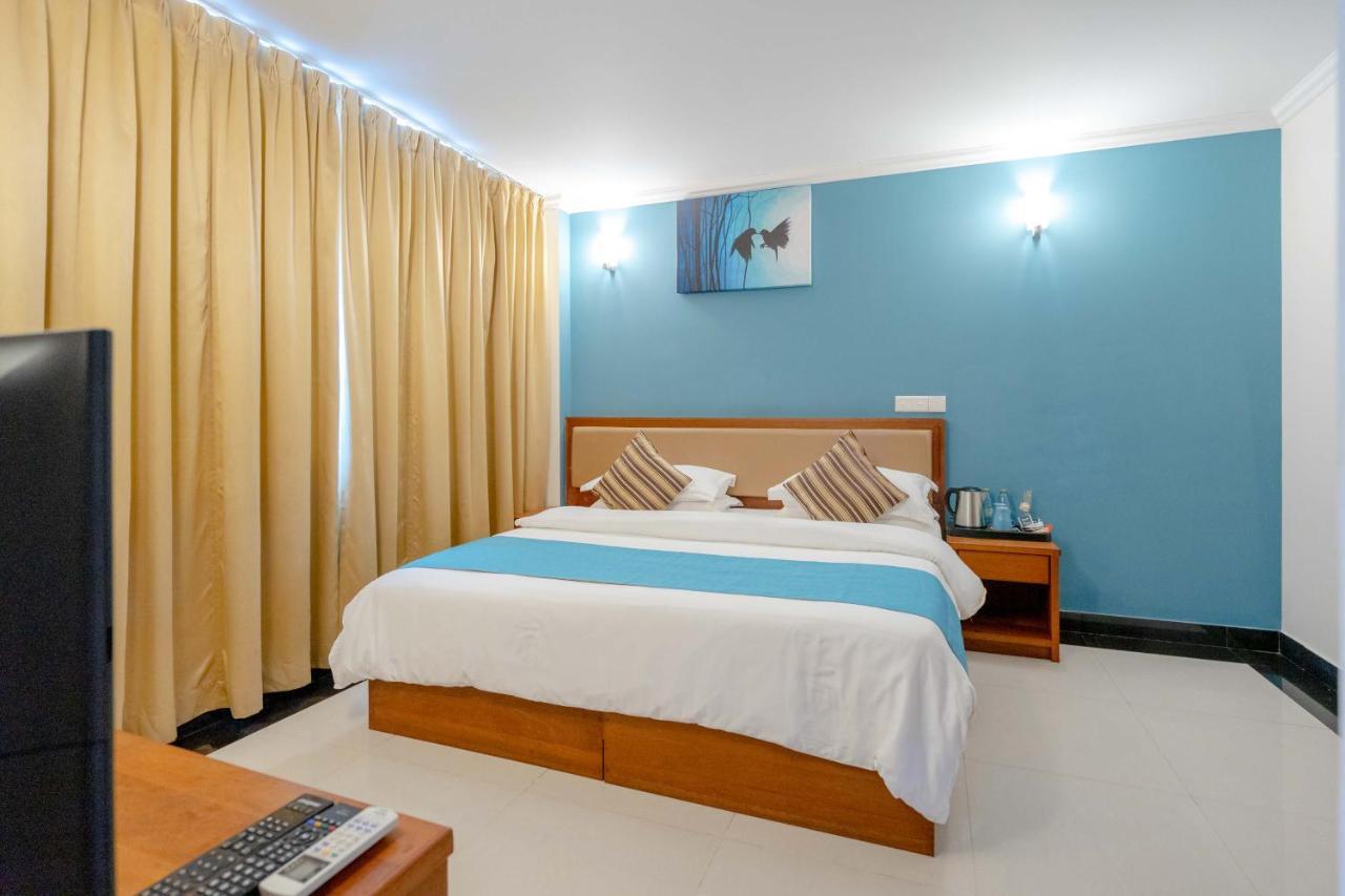 Noomoo Hulhumale Hotel Exterior photo